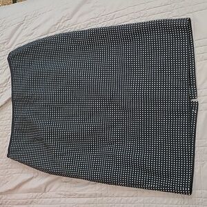 Ann Taylor black and white graphic check pencil skirt